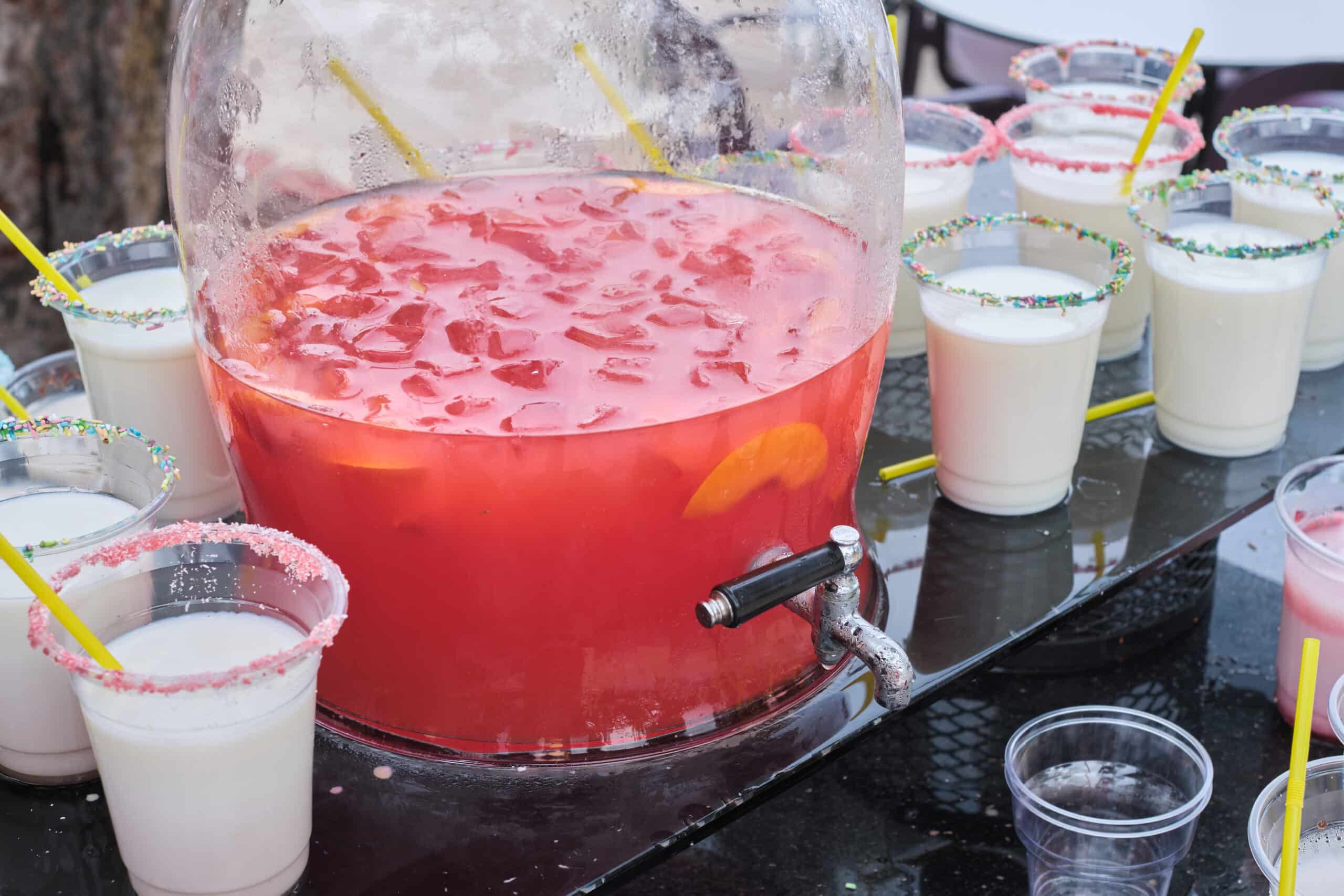 A vibrant batch of agua fresca served beside decorated cups Reflects the popularity of visually appealing Instagrammable event details » BevWorks A vibrant batch of agua fresca served beside decorated cups Reflects the popularity of visually appealing Instagrammable event details